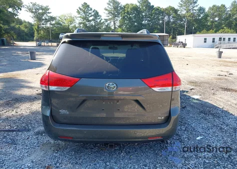 2012 Toyota Sienna Xle V6 8 Passenger from USA, damaged, VIN 5TDYK3DC2CS224181